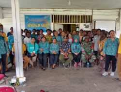 Babinsa Koramil 1710-07/Mapurujaya Pendamping Tim PKK di Kampung Keakwa untuk Bina Wilayah