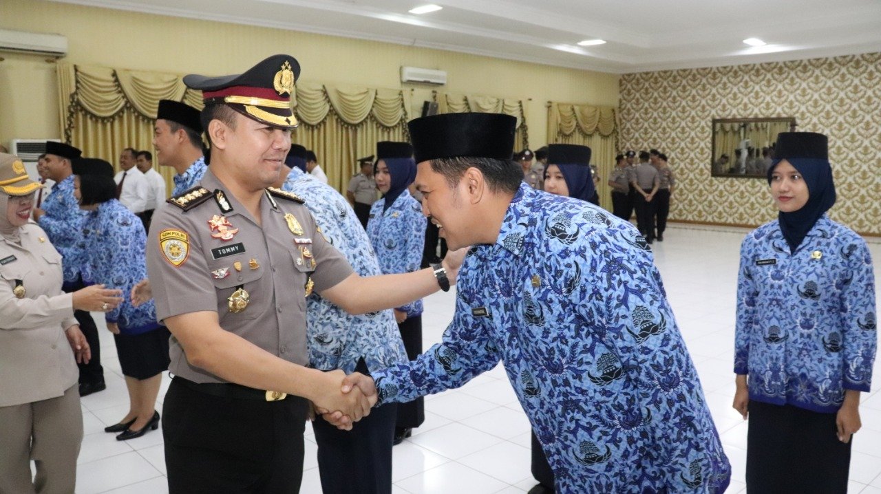 Karo SDM Polda Banten Pimpin Upacara Sumpah Janji CPNS Jadi PNS