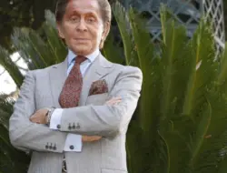 Valentino, desainer jet set, meninggal di usia 93