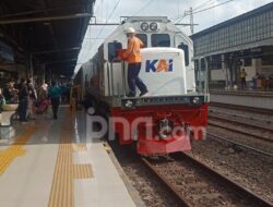 KAI Jelaskan Alasan Kereta Tiba-tiba Berhenti di Tengah Jalur