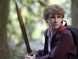 Walker Scobell Ungkap Akhir Musim 2 Percy Jackson