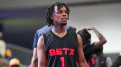 Bintang musik Tutsi meninggalkan tim sepak bola City setelah berdebat dengan pelatih