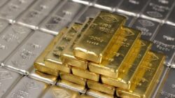 Perdagangan emas dan perak turun 9% dan mencapai titik terendah