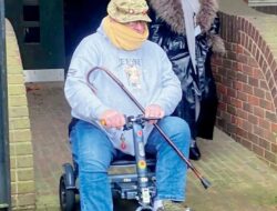 Seorang pria Inggris mencuri £ 28.000 dari ibunya yang menderita demensia dan menggunakannya untuk membeli Lego