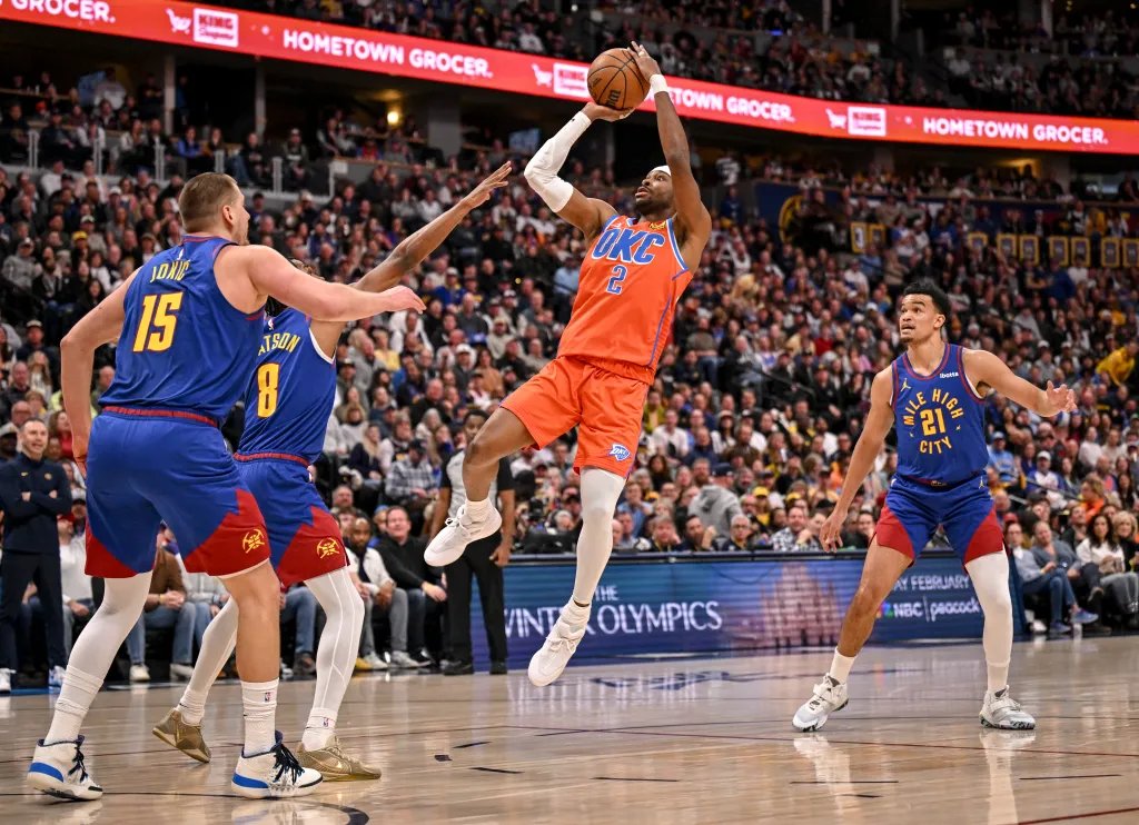 Pada tanggal 5 Januari 2021, Tim Golden State Warriors keluar dari stadion, yang merupakan pertandingan pertama mereka melawan Thunder sejak babak playoff 2025.