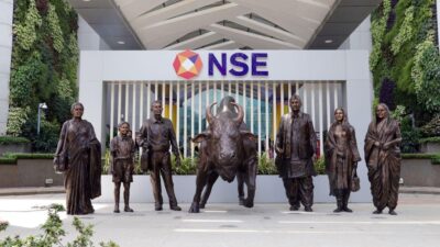 Sebi mengatakan kepada NOC bahwa NSE berada di satu langkah dari mengajukan IPO.