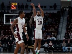 MBB: Mississippi berharap untuk membalikkan nasibnya melawan Mississippi St.