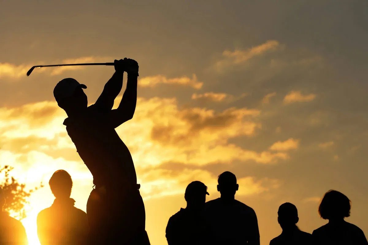 Pembalap profesional US Tour yang terganggu oleh Jones Jones, meremehkan pentingnya golf