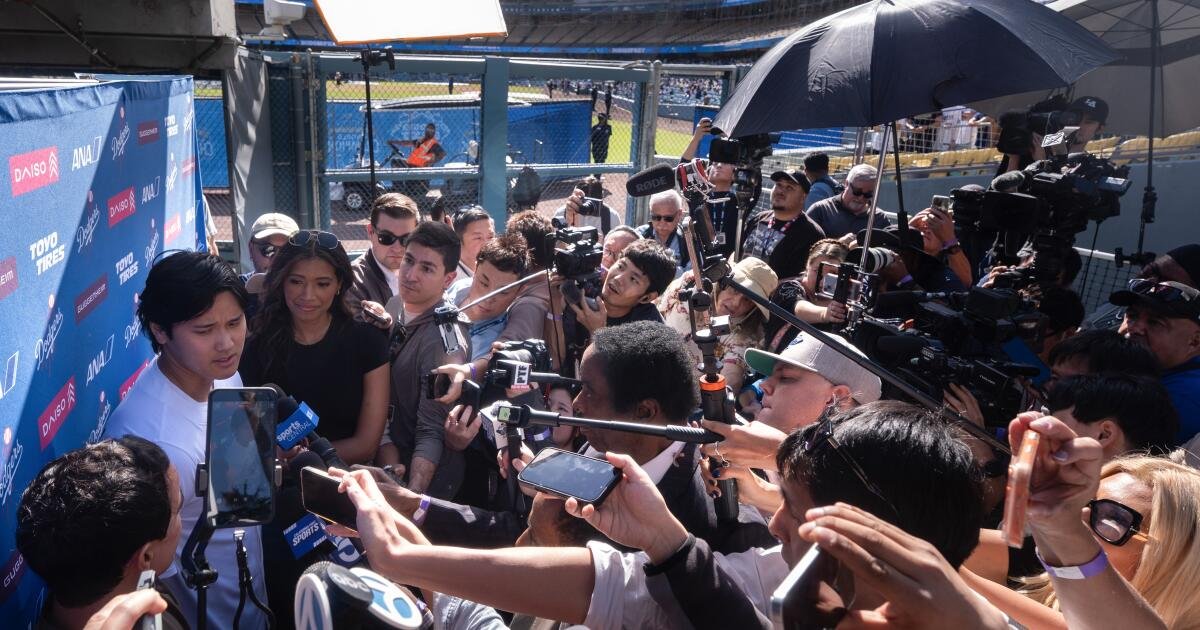 Saat ini, banyak pemain yang bermain di Liga Primer Jepang, seperti Genghis Khan, yang bermain untuk Jepang di Liga Premier.