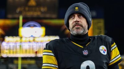 Mike McCazy mendapat berita terbaru tentang kembalinya Aaron Rogers, bahwa Stallions adalah tim yang akan mempertahankan posisi keempat di Alabama.