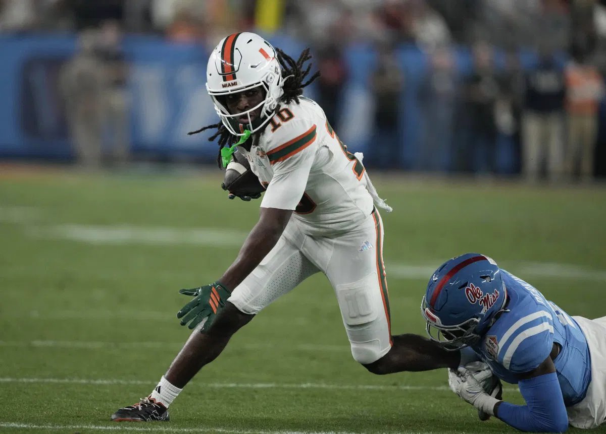 Setelah keluarga memberitahunya tentang rumor OSU, Malachi Toney mendapat dukungan dari penggemar 19K Miami.