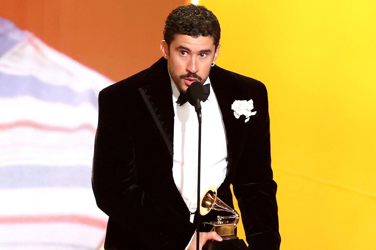 Bad Bunny 2026 Grammy Award Album Penghargaan telah diterjemahkan ke dalam bahasa Inggris