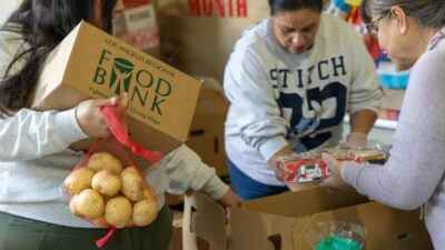 Mereka memberikan makanan gratis di Los Angeles selama seminggu ini, 2 hingga 7 Februari 2026.