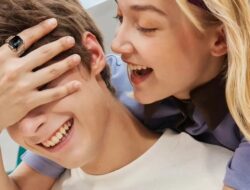 Untuk mendapatkan jawaban dari masalah dengan cincin pintar atau sarung tangan pintar, Anda harus membayar 50 dolar.