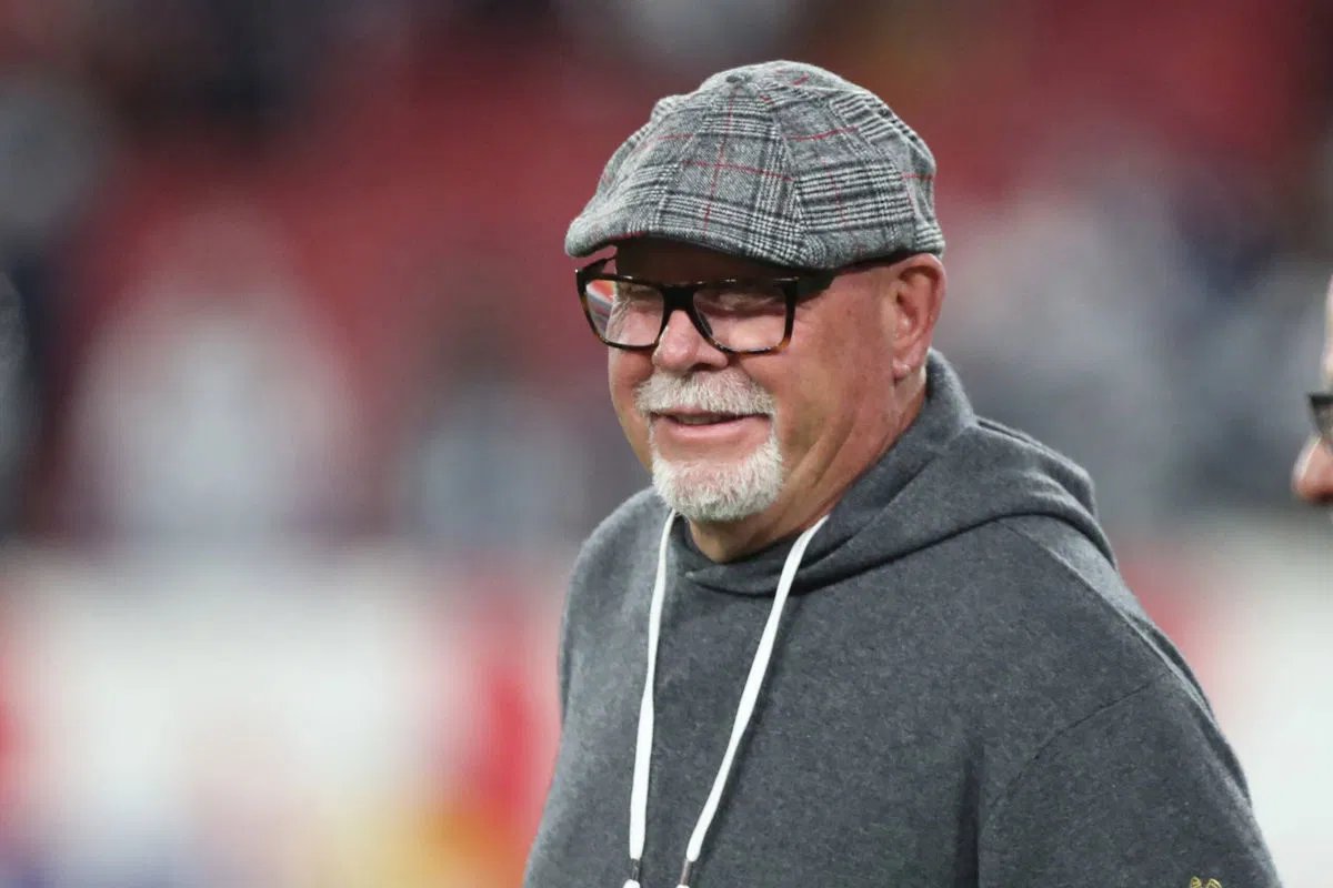 Setelah berita bahwa ia telah menjalani operasi jantung, banyak orang berdo'a untuk mantan pemain HC Bruce Arians dari Buffalo.
