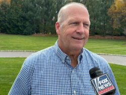 Trump mendukung John E. Sunnu dan bukan Scott Brown untuk bersaing untuk Senat New Hampshire