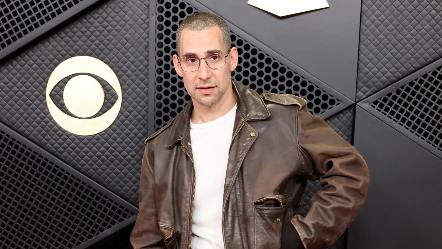 Jack Antonoff menjadi orang keempat yang memenangkan empat penghargaan Grammy