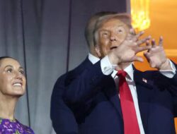 Presiden Meksiko mengatakan bahwa Trump mengancam akan mengenakan tarif ekspor minyak Kuba, membuat Meksiko tidak bisa mengambil langkah.