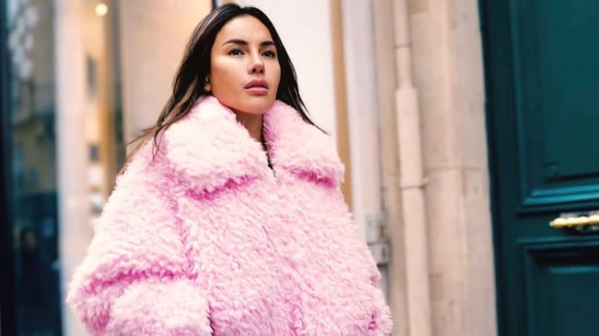 Nikita Mirzani meminta Denada mengakui bahwa Ressa Rizky adalah putrinya biologis: