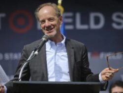 Dalam sebuah pernyataan, pihaknya mengatakan bahwa Derek Falvey telah mengorbankan tekanan kepemilikan yang tidak nyata untuk keluar dari kembarnya.