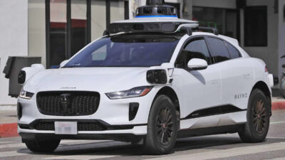 Mobil Waymo menabrak seorang anak di jalan ke sekolah saat pengiriman, menimbulkan penyelidikan