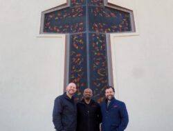 Organisasi nirlaba menghabiskan $6 juta untuk membeli Gereja Aurora untuk membangun kampus baru