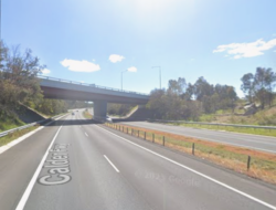 Pedagang tewas tertabrak truk saat berjalan di Calder Highway di Harcourt, Victoria