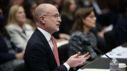 FCC bertujuan untuk memastikan bahwa hanya orang Amerika yang hidup dan legal yang dapat mendapatkan manfaat jalur hidup