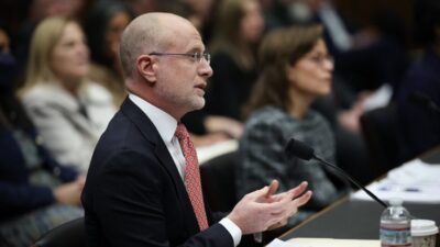 FCC bertujuan untuk memastikan bahwa hanya orang Amerika yang hidup dan legal yang dapat mendapatkan manfaat jalur hidup