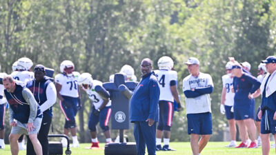 Patriots DC Terrell Williams akan melakukan perjalanan dengan tim untuk Super Bowl