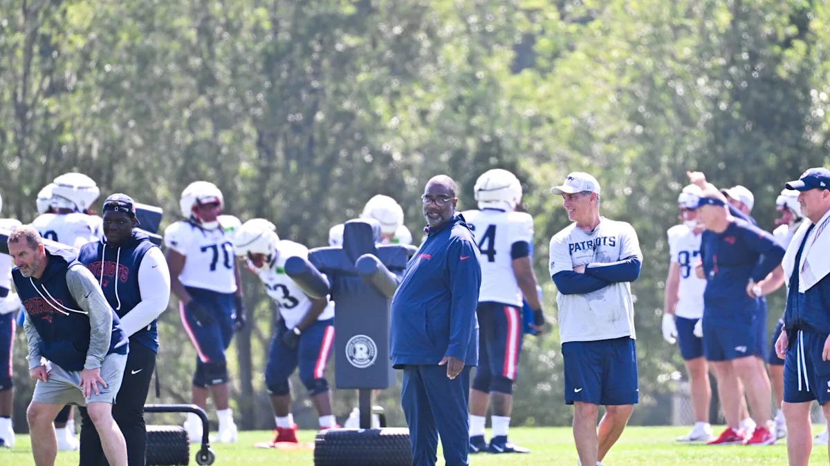 Patriots DC Terrell Williams akan melakukan perjalanan dengan tim untuk Super Bowl