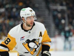 D Kris Letang (kaki) telah menjalani perawatan IR selama empat minggu