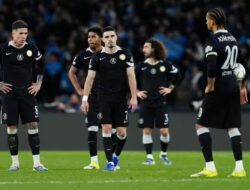 Arsenal, Tottenham, dan Chelsea berhasil membuat Chelsea kehilangan keunggulan di babak 16 besar Piala Eropa.