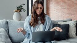 Para penipu menggunakan pembaruan email terbaru Google untuk mengirim peringatan mendesak kepada pengguna Gmail: hapus segera.