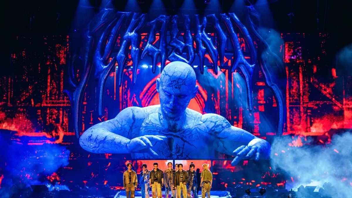 Stray Kids bekerja keras untuk membuat klip unik Maniac ini dari The Dominate Experience