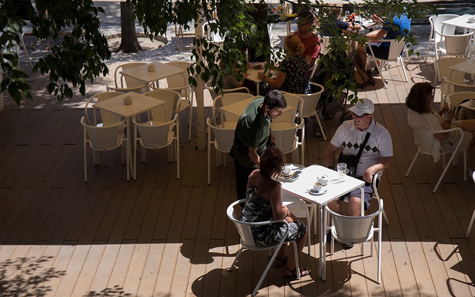 Pemerintah Indonesia telah memberikan dukungan kepada masyarakat untuk melakukan rehabilitasi, dan pemerintah telah memberikan bantuan kepada masyarakat.