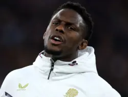 Inggris tetap mempertahankan Eto’o sebagai pengganti, sementara Northampton memilih tim tengah