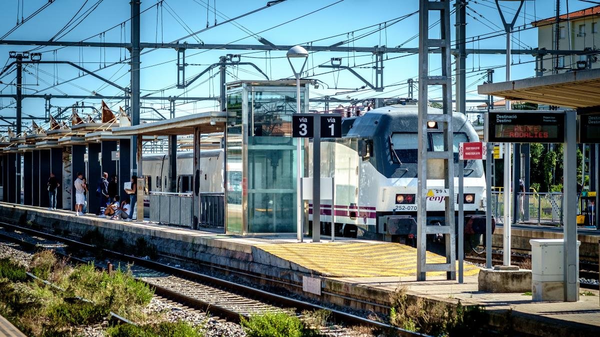 Kementerian Perhubungan menegaskan untuk meningkatkan tingkat implementasi Rodalies menjadi 77%