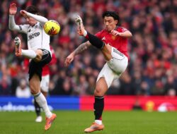 Benjamin Sescoto mencetak gol kemenangan, tetapi apa yang dilakukan oleh Leandro Martinez tidak berharga bagi Manchester United.