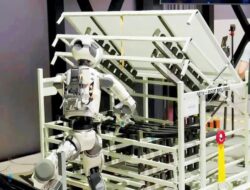 Mobil modern mulai menguji robot manusia di pabrik di AS