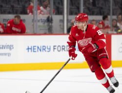 Patrick Kane, mantan pemain Black Hawks, memegang rekor tertinggi sebagai pemain kelahiran Amerika Serikat