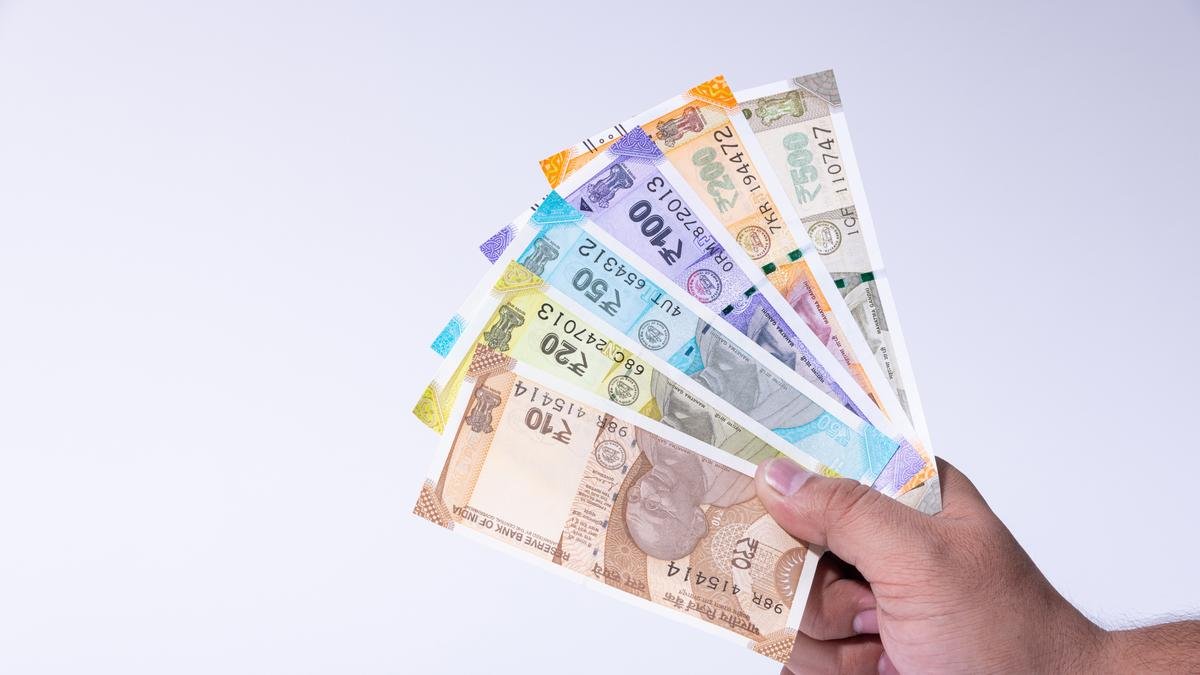 Peringkat mata uang rupiah naik 9 pesas dari 91,90 poin terendah