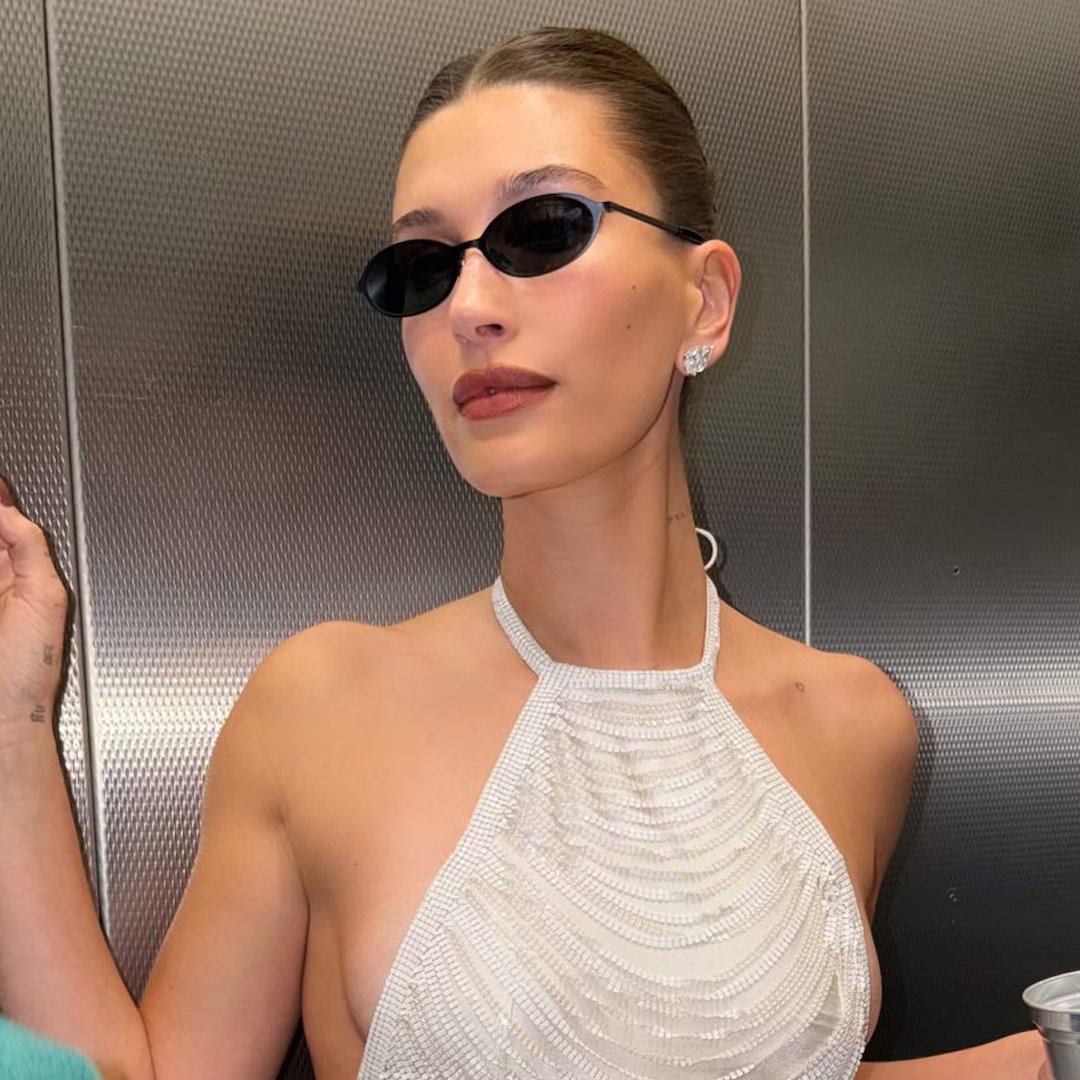 Grammy 2026: Gaya Pasca-Pesta Hailey Bieber