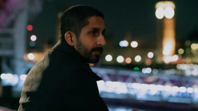 Film ini menceritakan tentang kehidupan Rishi, seorang gadis yang sangat bahagia dan bahagia.