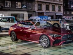 Sebelumnya, perusahaan ini telah mengumumkan bahwa mereka akan menjual mobil tanpa menangguhkan pendaftaran dan bantuan sewa sampai Januari.