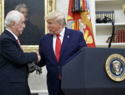 Fakta: Apakah Roger Penske sengaja berbohong kepada Presiden Trump tentang kemenangan di NASCAR?