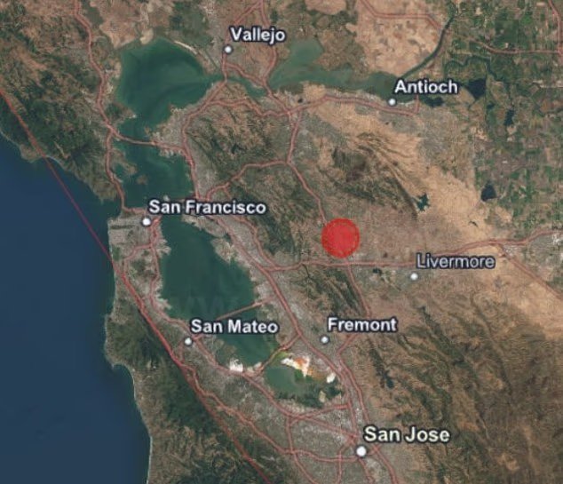 Setelah beberapa minggu keheningan, gempa mengguncang kota California saat bencana gempa bumi semakin dekat.