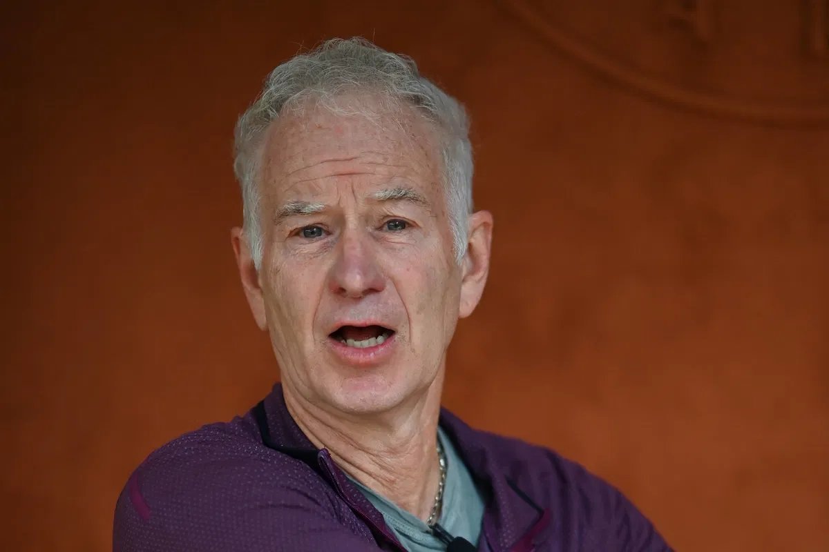John McEnroe: "Keluarlah ke bar ibumu, fans memaksa foto di tempat yang tidak menyenangkan.