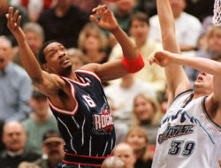 Sejarah kaos nomor 6 Houston Rockets  Carlos Rogers (1999-2001)