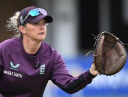 Pelatih Tim Giants Sarah Taylor mengatakan bahwa perkembangan permainan hak asasi perempuan India sangat menakutkan